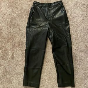Aritzia Babaton vegan leather cropped pants. High waisted black size 00